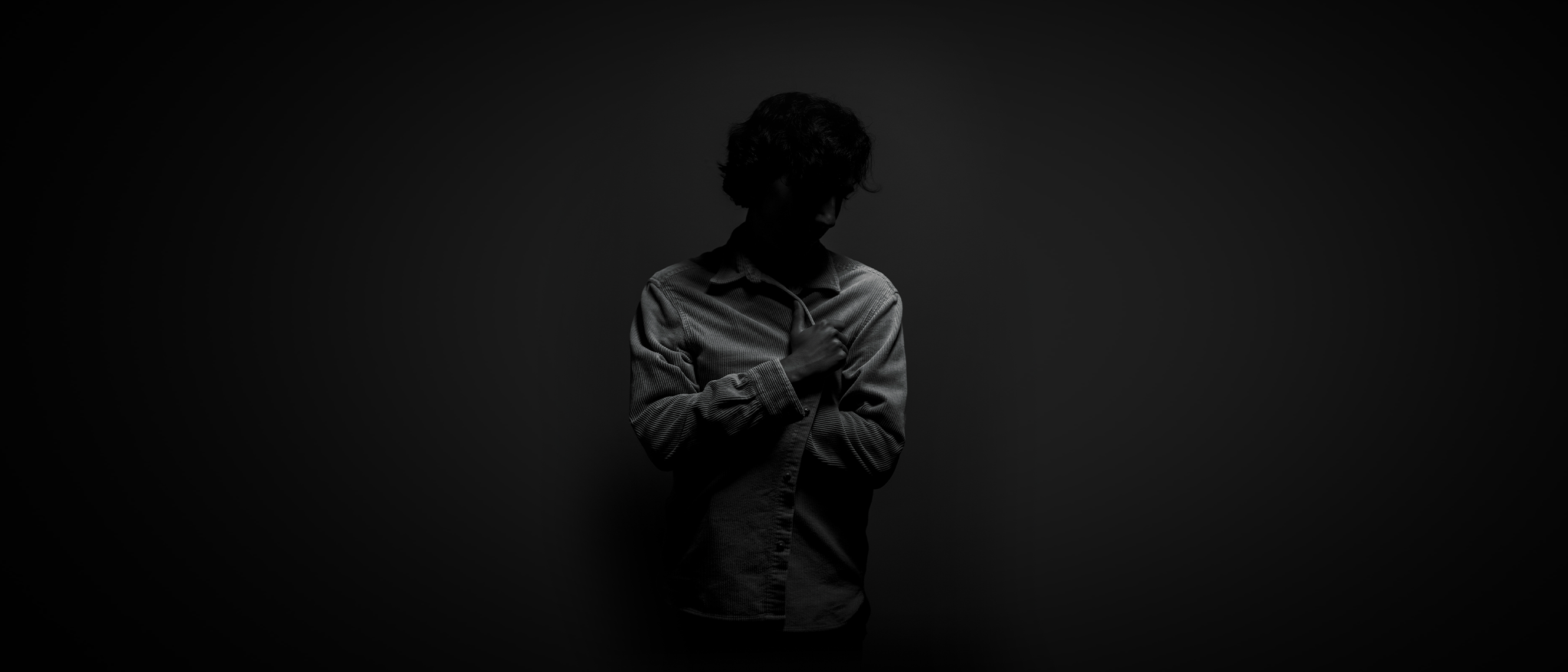 Anson Seabra Releases ‘Walked Through Hell’