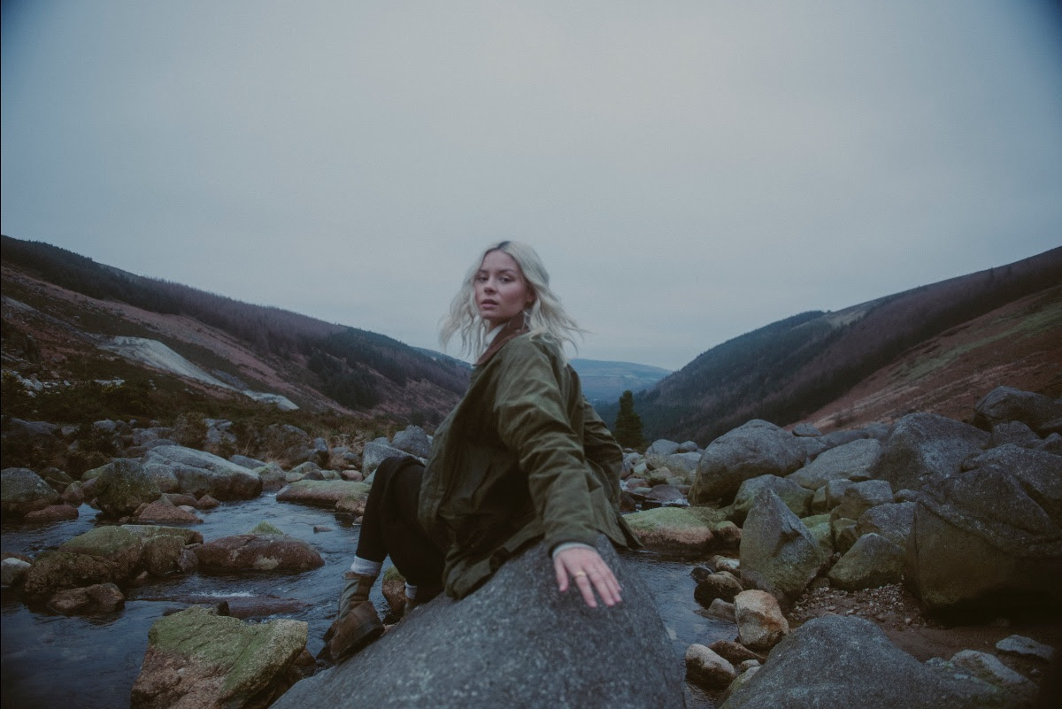 Nina Nesbitt Shares New Single “I’m Coming Home”