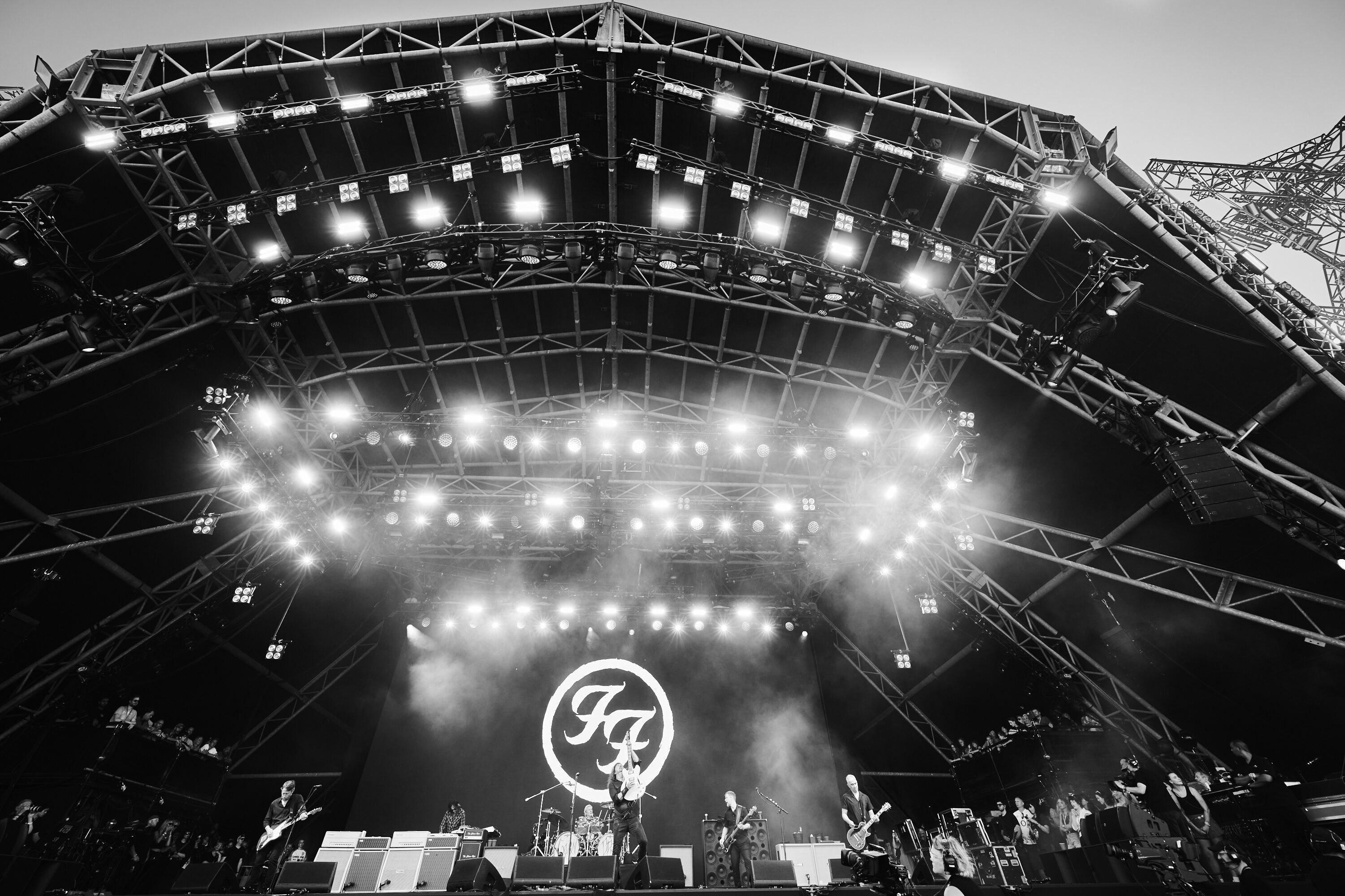 Foo Fighters Announce 2024 ‘Everything or Nothing at All UK Tour’