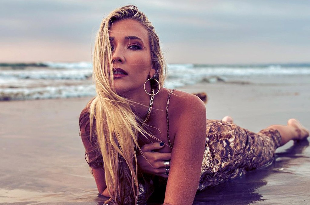 Chloe Caroline Releases New Single ‘Ready’