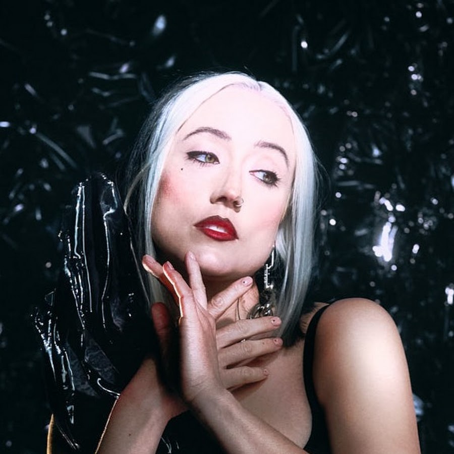 HAYLA Shares New Single “Freefall”