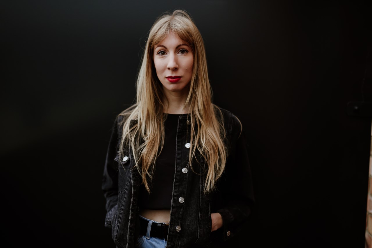 Beth Keeping Releases Captivating Single ‘I’m Not Looking for a Friend’